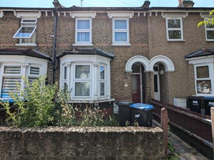 3 Bed Terraced House, Oatlands Road, EN3