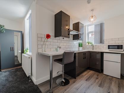 Room in a Shared House, Mckean Road, B69