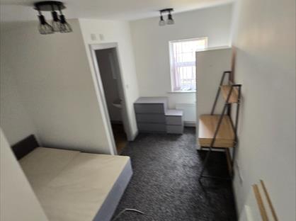 Room in a Shared House, Kirkgate, WF1