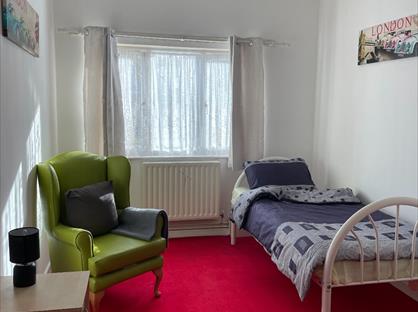 Bedsit, Station Street, WS10