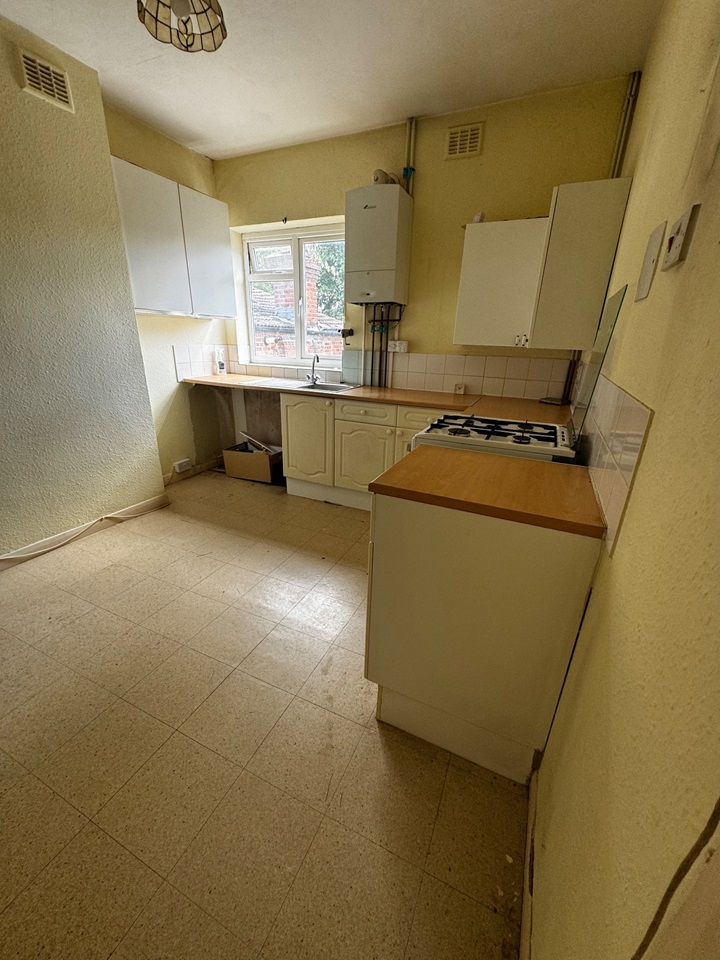 London 1 Bed Flat, Burns Road, NW10 To Rent Now for £1,500.00 p/m