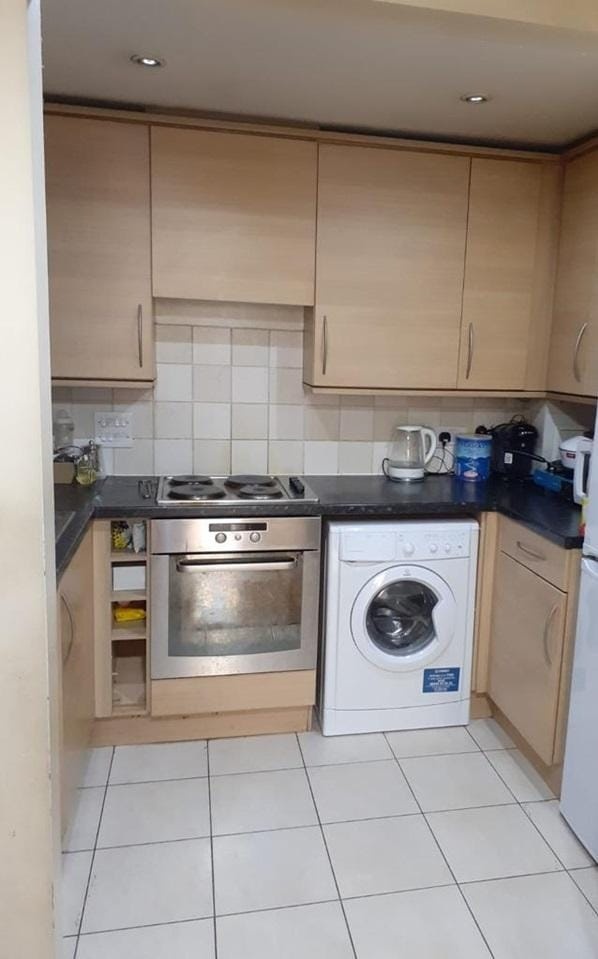 Feltham 2 Bed Flat, Berberis House, TW13 To Rent Now for £1,800.00 p/m