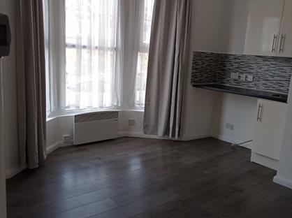 Studio Flat, Firhill Road, SE6