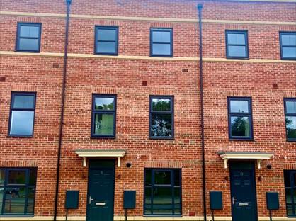 2 Bed Terraced House, Acasia Terrace, LS14