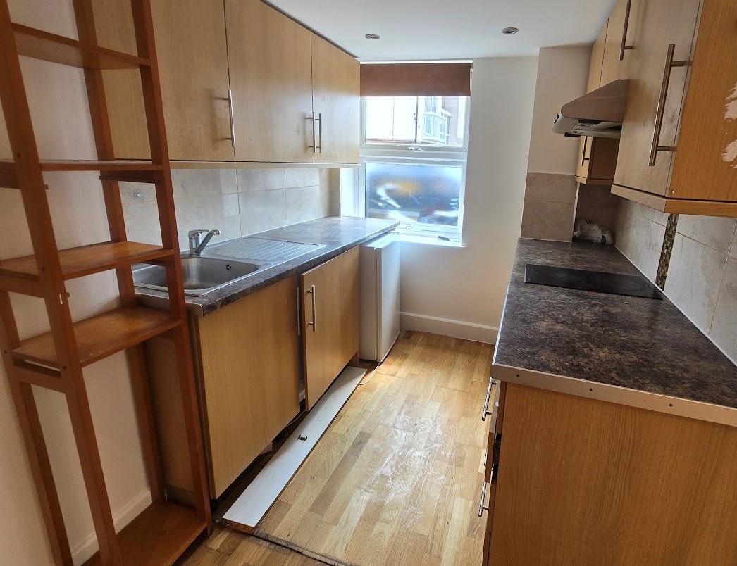 London Studio Flat, Vivian Avenue, NW4 To Rent Now for £1,100.00 p/m