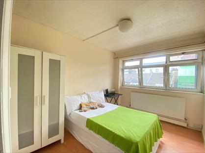 Room in a Shared House, Gilbertson House, E14