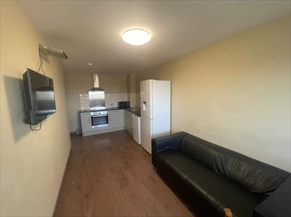 2 Bed Flat, Daniel House, L20