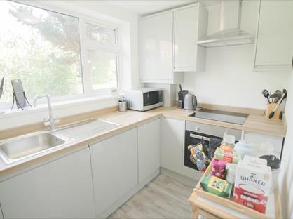 2 Bed Flat, Mayfield Court, CV37