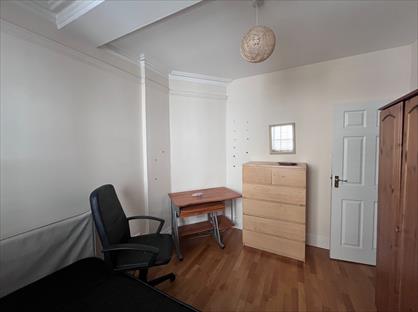 3 Bed Flat, Lancaster Court, W1T