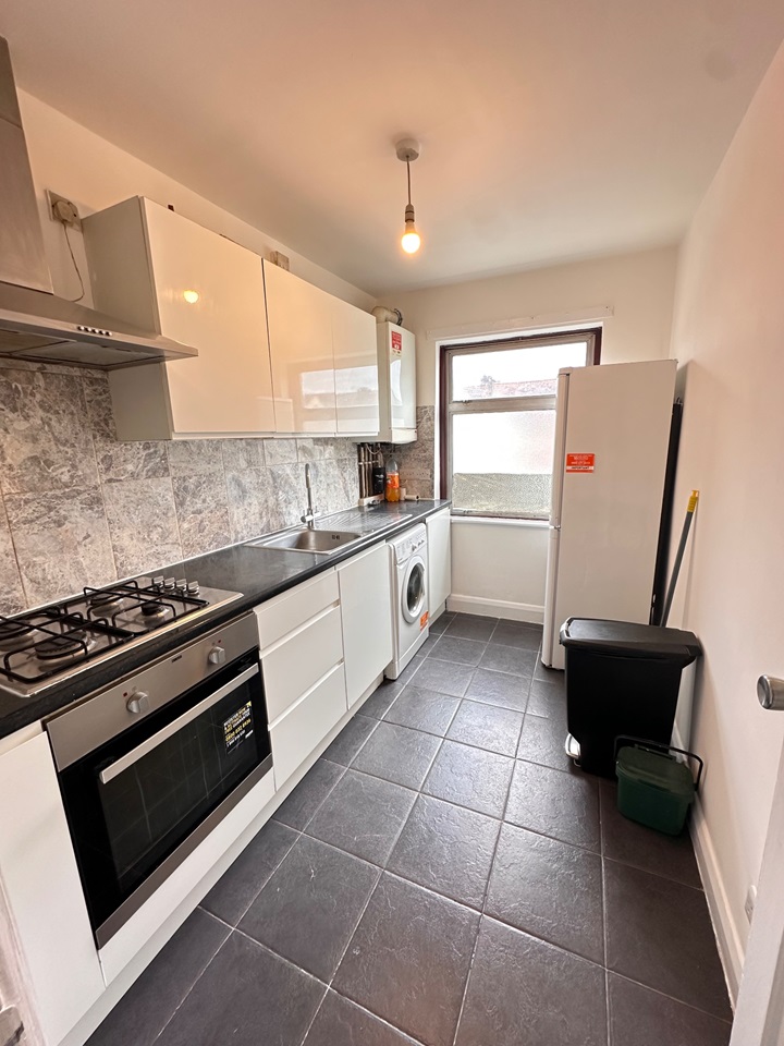 Hounslow 1 Bed Flat, Hounslow, TW3 To Rent Now for £1,450.00 p/m