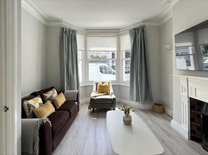 1 Bed Flat, Ashcombe Street, SW6