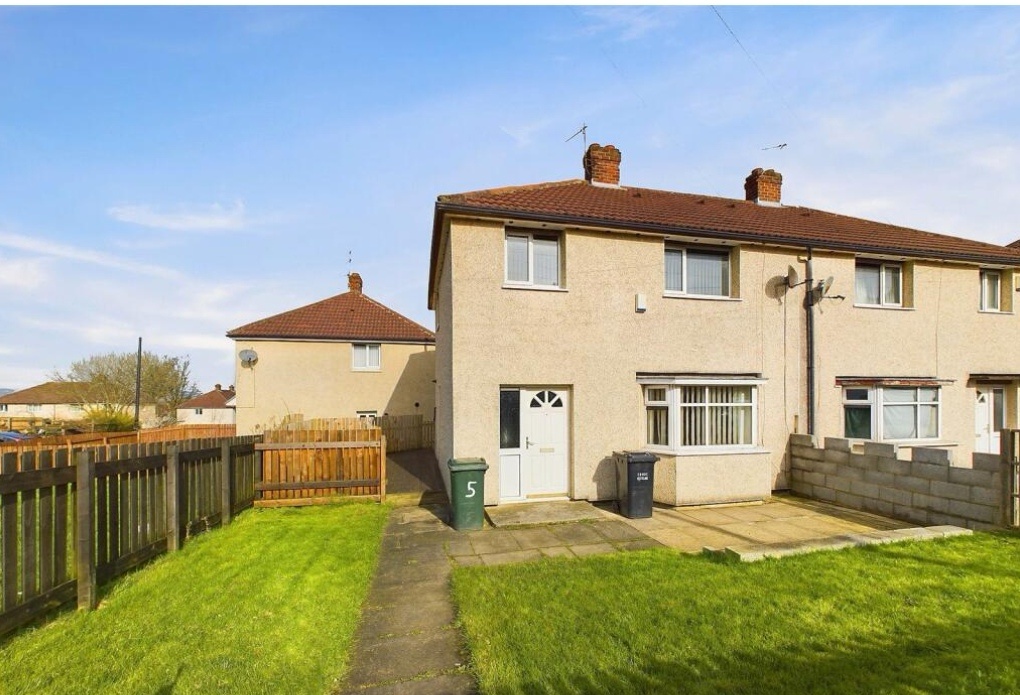 Bradford 3 Bed SemiDetached House, Woodend Court, BD5 To Rent Now