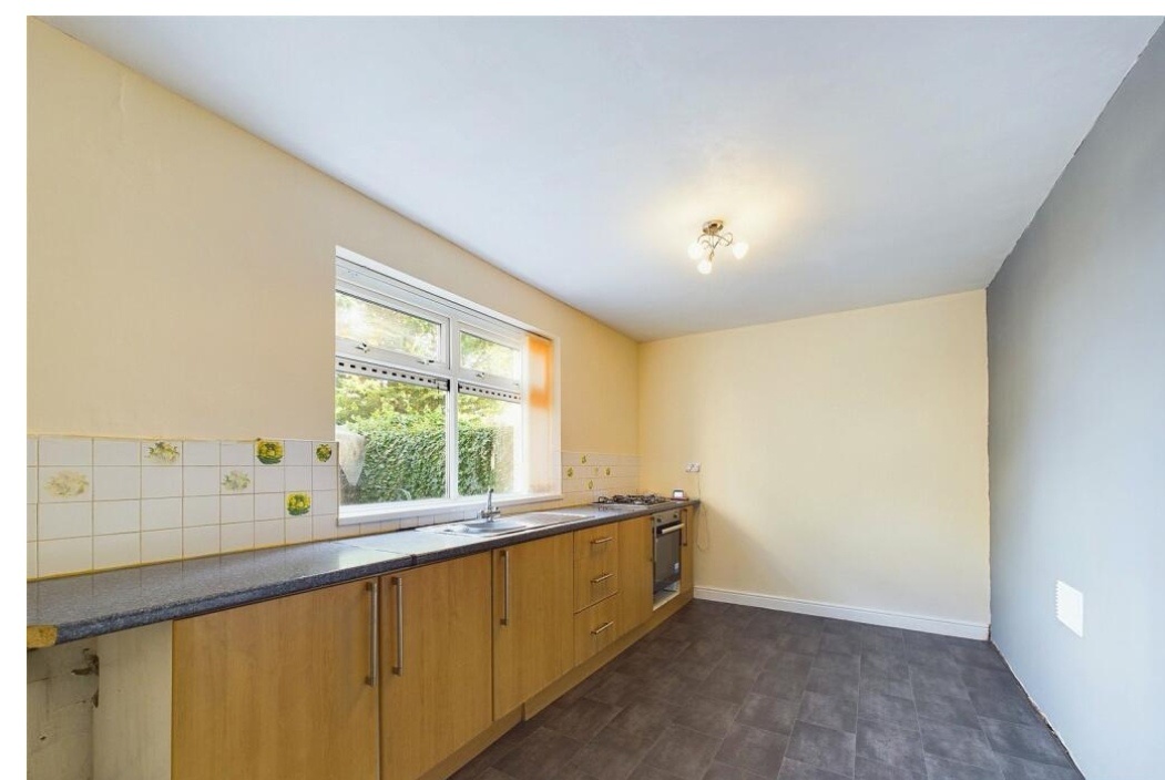 Bradford 3 Bed SemiDetached House, Woodend Court, BD5 To Rent Now