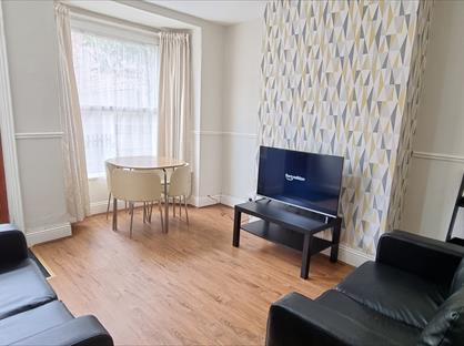 2 Bed Terraced House, Sunny Grove, HU5