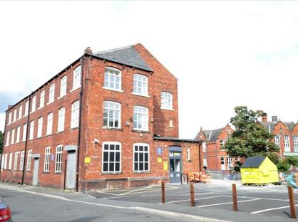 2 Bed Flat, Eyres Terrace, LS12