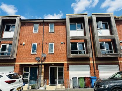4 Bed Terraced House, Turing Close, M11