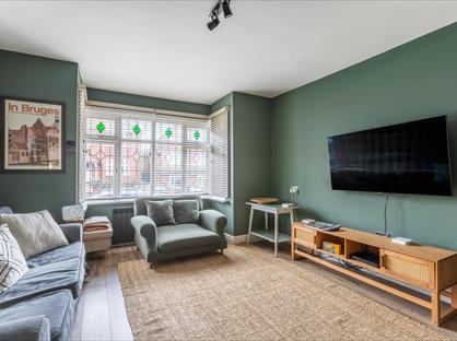 3 Bed Semi-Detached House, King Edward Avenue, CT10