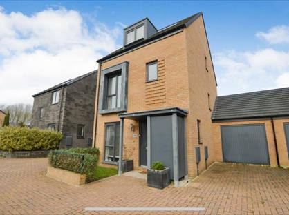 3 Bed Detached House, Hengrove Square, BS14