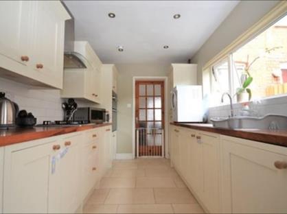 3 Bed Terraced House, Alstone Avenue, GL51