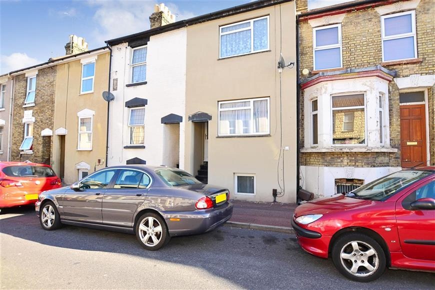 Chatham 3 Bed Terraced House, Thorold Road, ME5 To Rent Now for £
