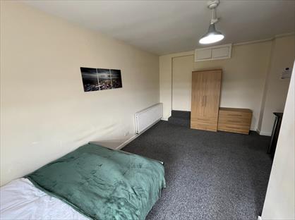 Room in a Shared House, Station Road, NG20