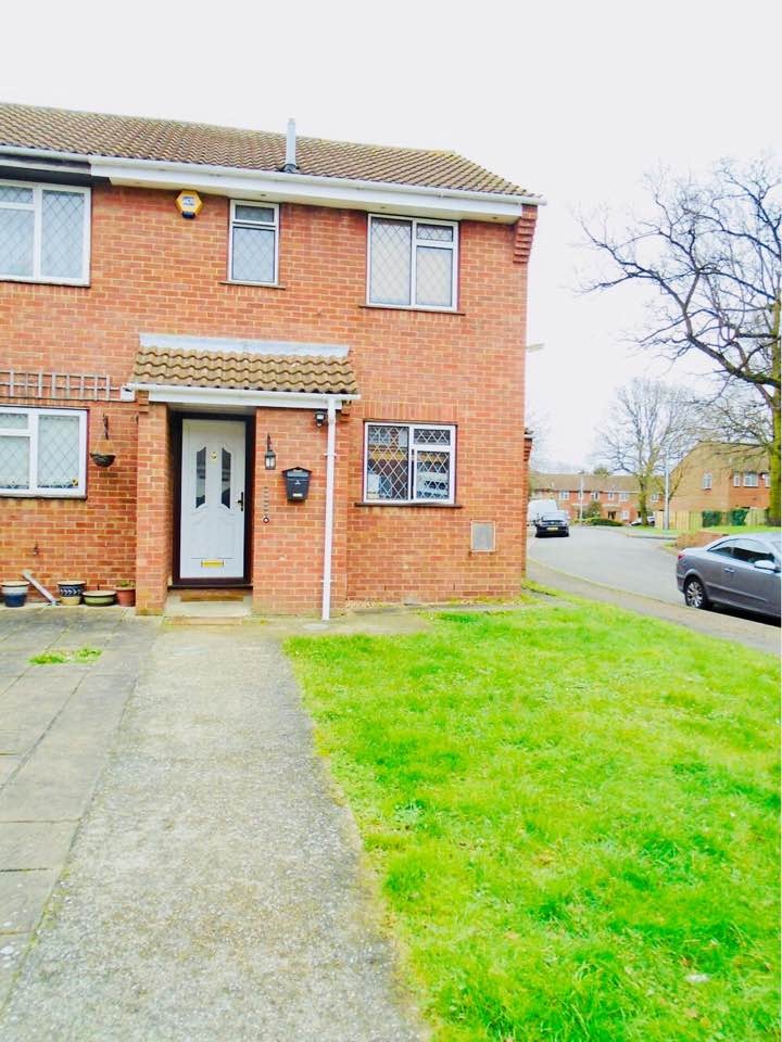 Uxbridge Room in a Shared House, Brambles Farm Drive, UB10 To Rent