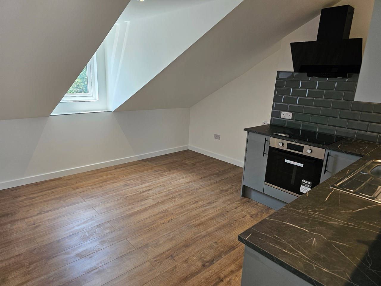 1 Bed Flat, Allesley Old Road, CV5 photo 2
