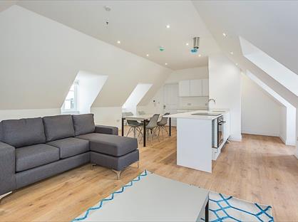 3 Bed Flat, Phoenix Rd, NW1