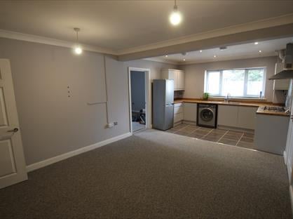 2 Bed Bungalow, Cleveland House (), BA14