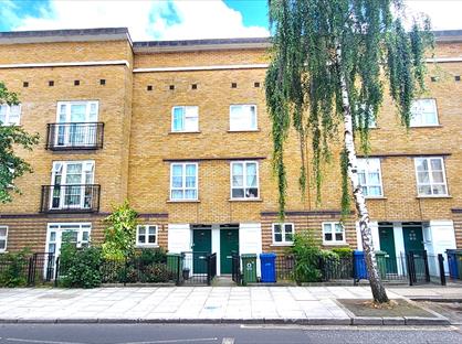 3 Bed Terraced House, Commercial Way, SE15