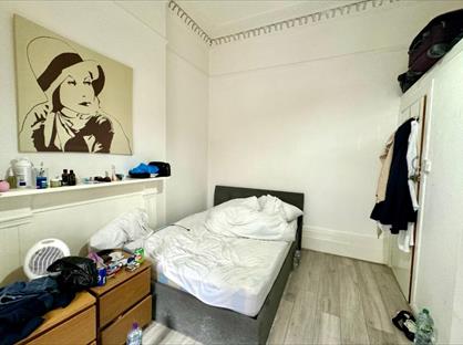 Bedsit, Sussex Gardens, W2
