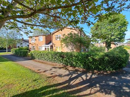 1 Bed Flat, Priors Walk, HR2