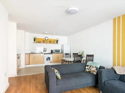 2 Bed Flat, Hudson House, KT18