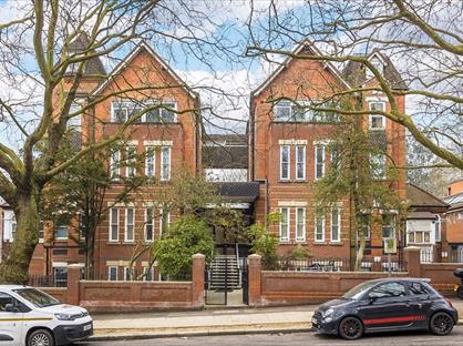 Studio Flat, Fitzjohns Ave, NW3