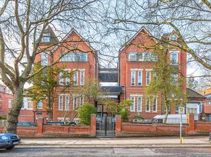 Studio Flat, Fitzjohns Ave, NW3