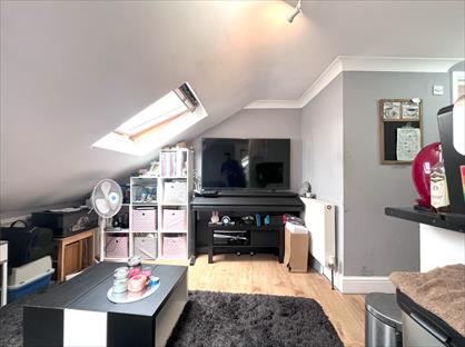 1 Bed Flat, Nags Head Road, EN3