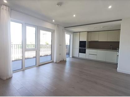 2 Bed Flat, Parrs Way, W6