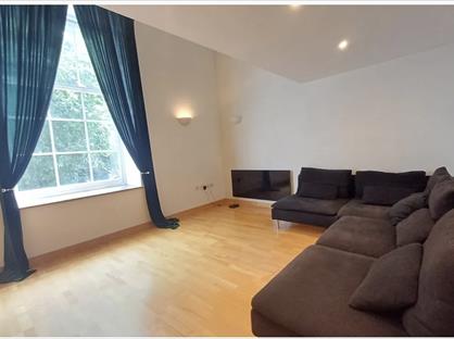 1 Bed Flat, Parrs Way, SW1H