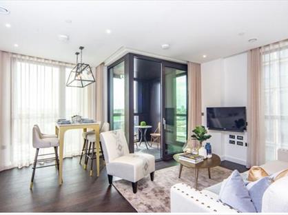 2 Bed Flat, Thornes House, SW11