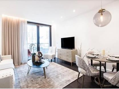 1 Bed Flat, Thornes House, SW11