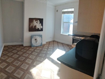 Room in a Shared House, Christ Church Road, DN1