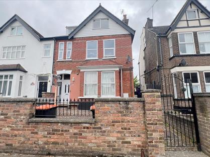 Room in a Shared Flat, High Street North, LU6