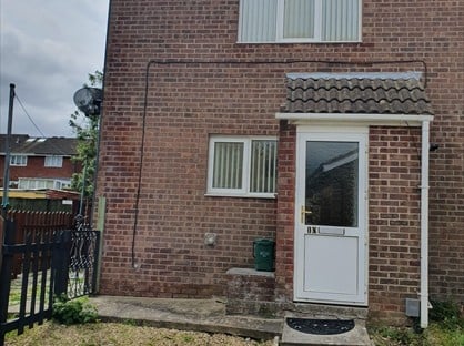 1 Bed End Terrace, Llysgwyn, SA6