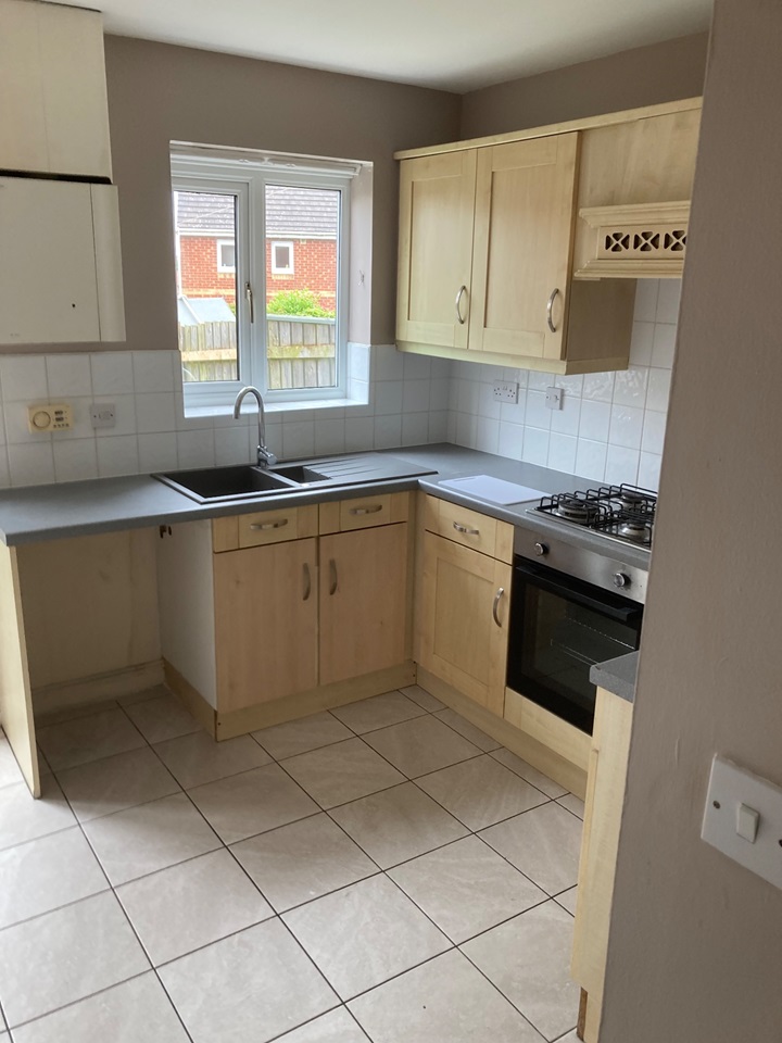 Newcastle Upon Tyne 2 Bed Terraced House, Redewood Close, NE5 To
