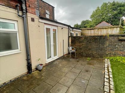 1 Bed Flat, Clarence Street, OL2