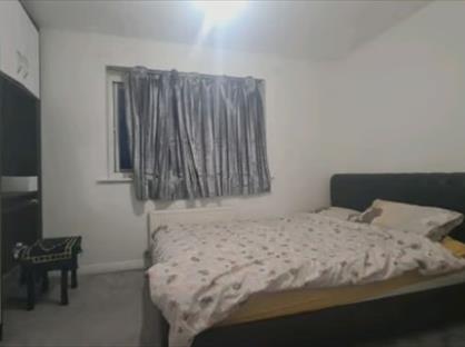 Room in a Shared House, Nightingale Crescent, RM3