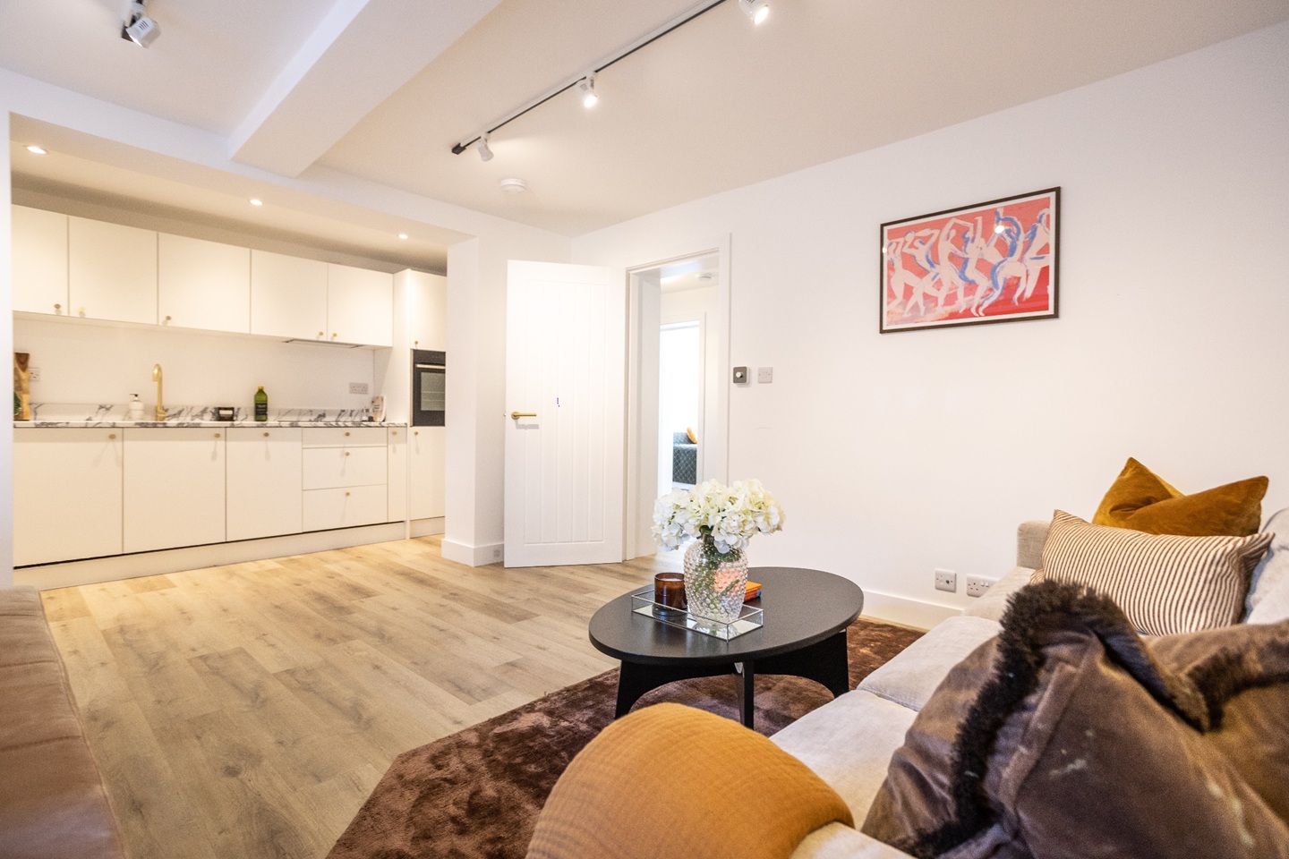2 Bed Flat, Claremont Road, BS7 photo 2