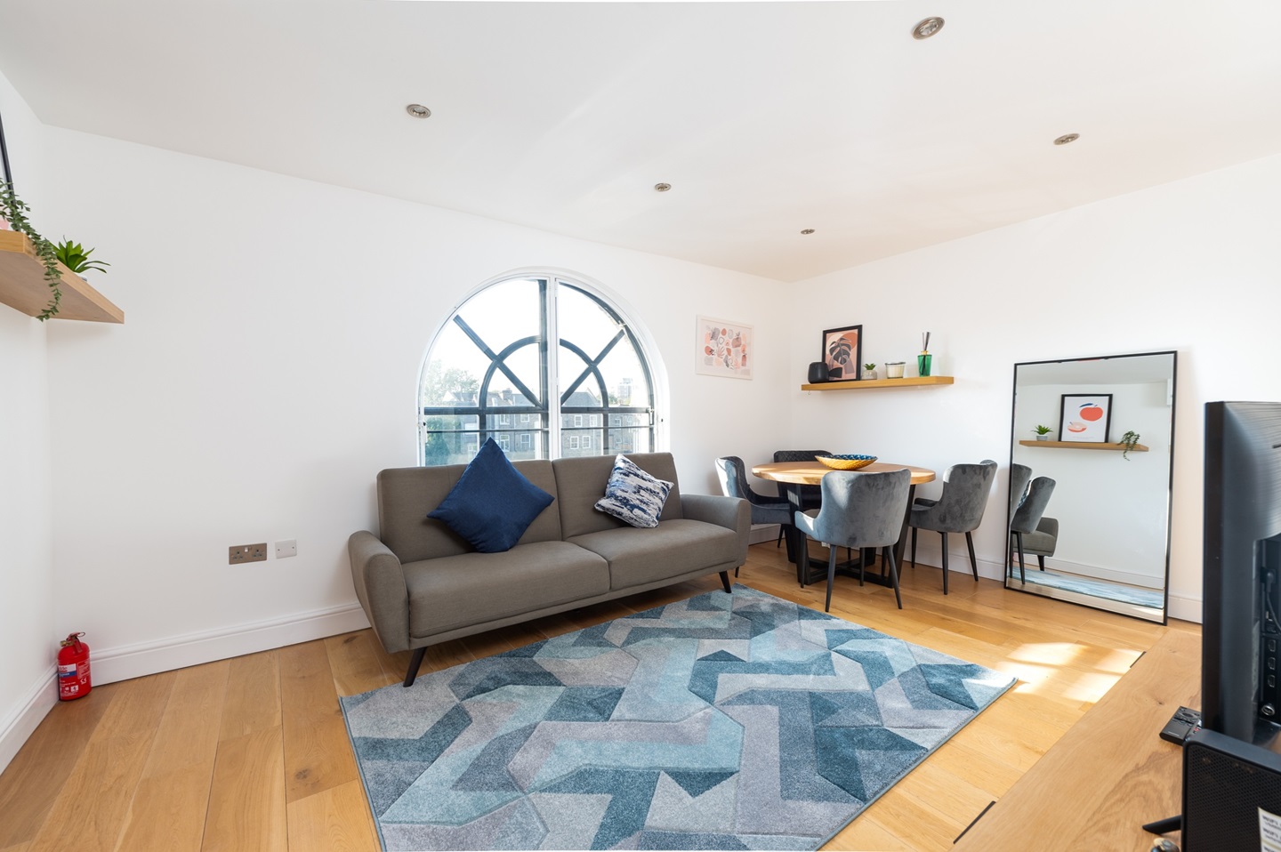2 Bed Flat, Star House, E8