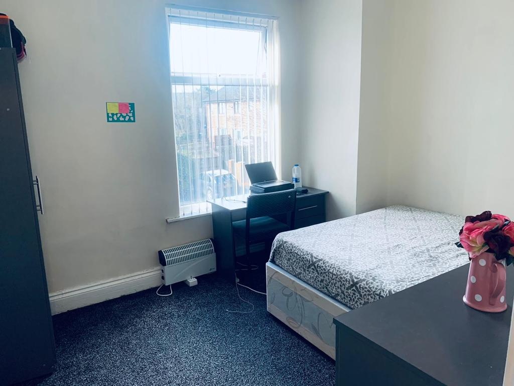 Leeds Room in a Shared Flat, Melville Place, LS6 To Rent Now for £