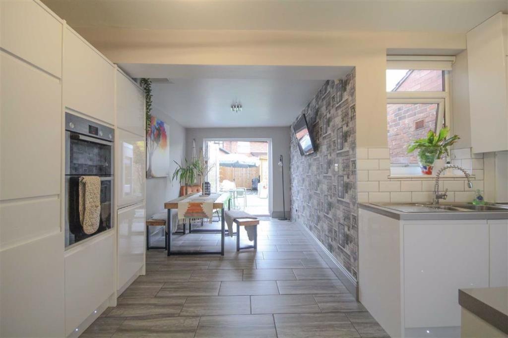 Stockport 3 Bed Terraced House, Higginson Road, SK5 To Rent Now for